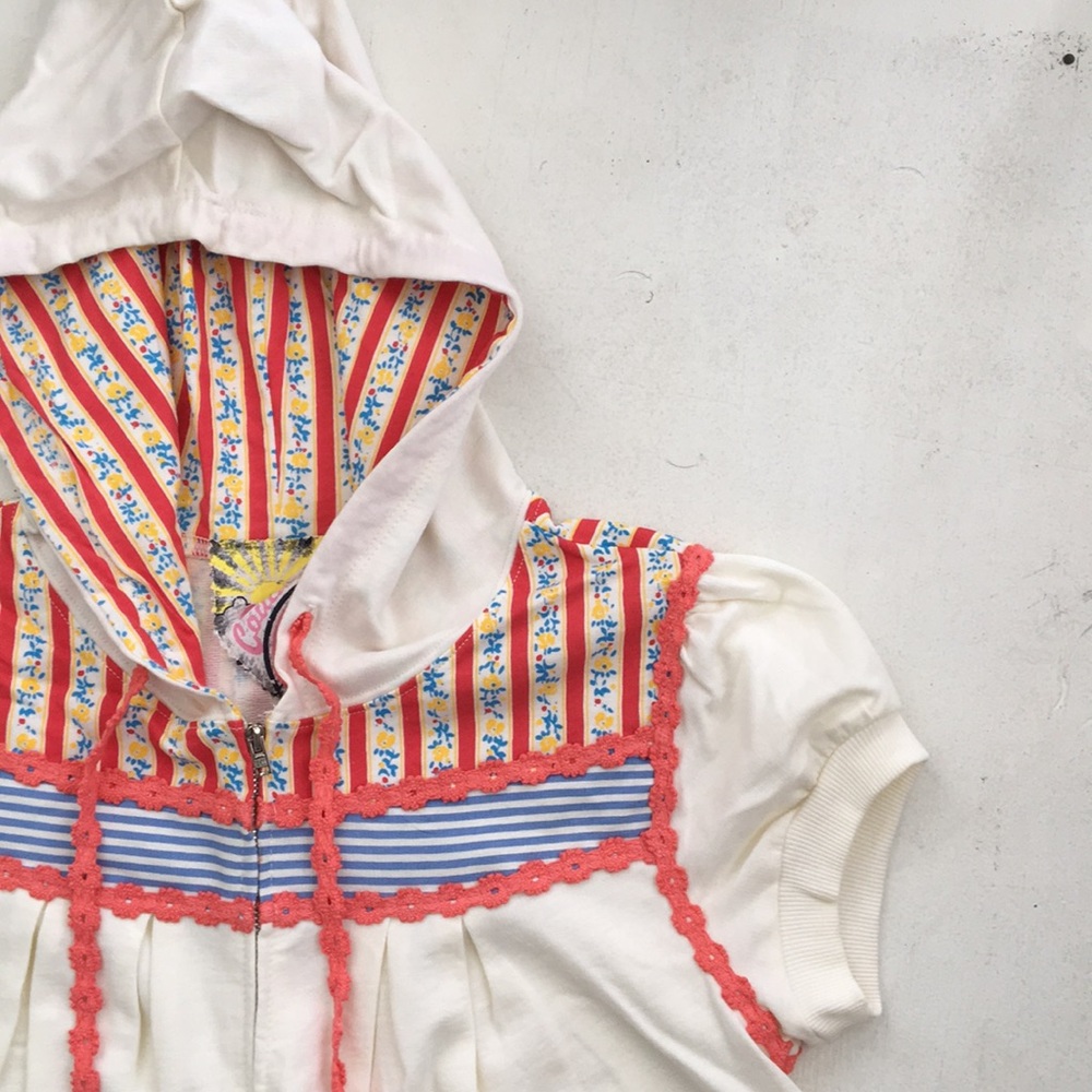 [ Crafty Couture White Zip Front Sweater ] size M